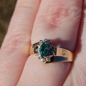 10K Lab Created Emerald & Natural Diamond Cocktail Cluster Ring Size 6.5